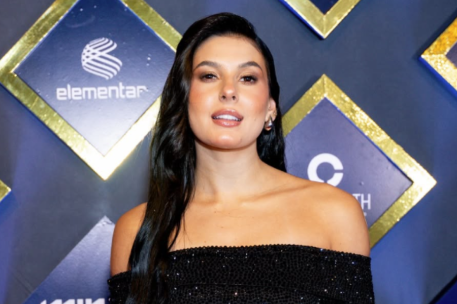 Ana Castela dá resposta afiada à seguidora e nega procedimento
